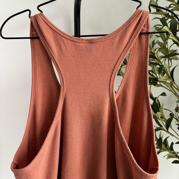 • [Old Navy] Racerback • - Picture 9 of 12